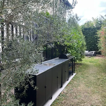 Grand Jardin Centre 800 M Villa *