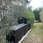 Grand Jardin Centre 800 M Villa *