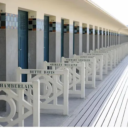 Grand Jardin Centre 800 M * Deauville