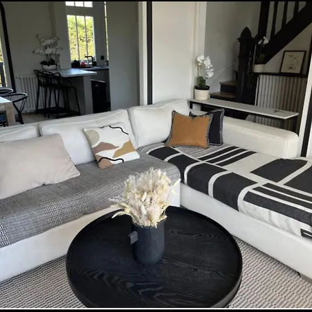 Vila Grand Jardin Centre 800 M *
