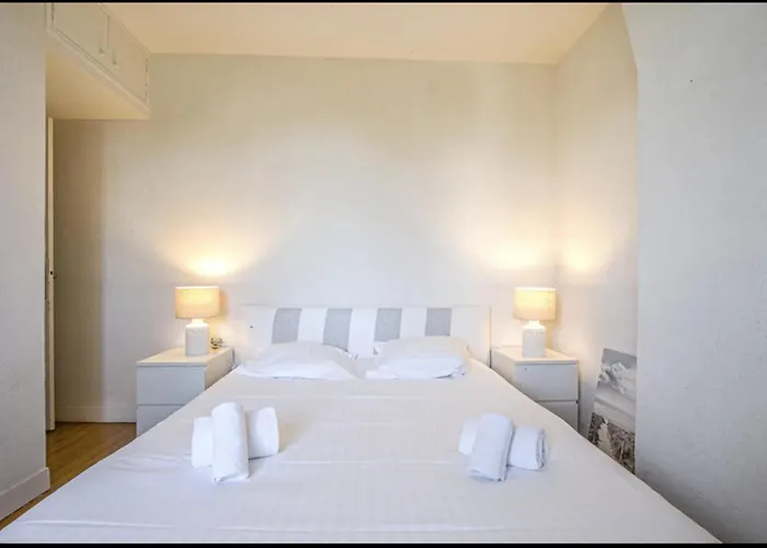 Grand Jardin Centre 800 M Villa *